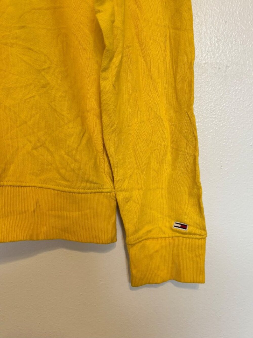 Tommy Jeans Yellow Crewneck Sweatshirt Men’s Medium Retro Logo Pullover - Picture 3 of 6